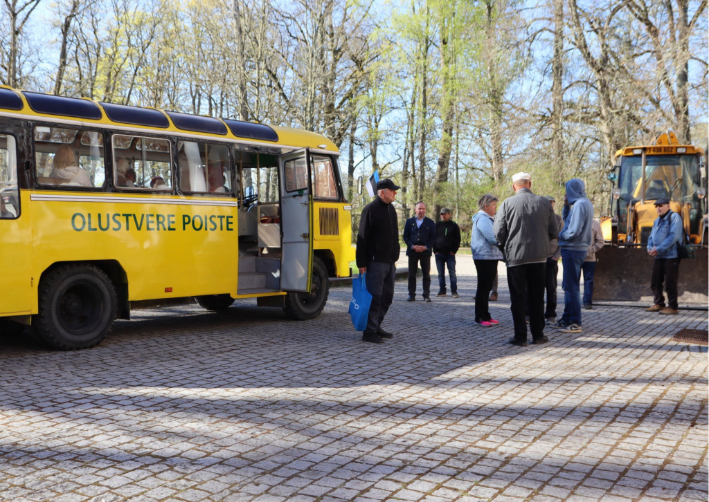 Olustvere poiste buss.